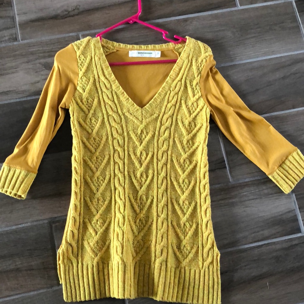Light weight sweater